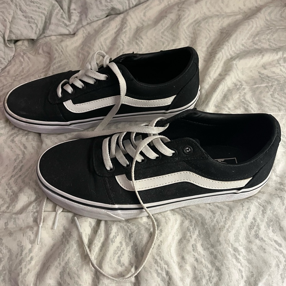 Vans Old Skool Shoe Women’s 10